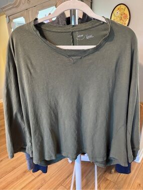 Aerie Washed Olive Sunmer House Crewneck Top Size Small